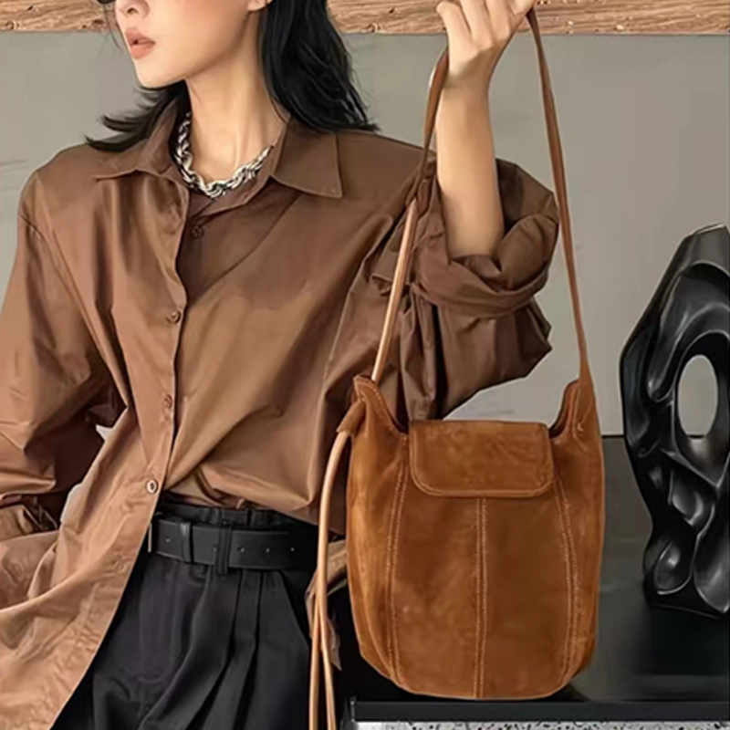 Sac seau en daim givré pour fe - Interior Design High End avis et prix